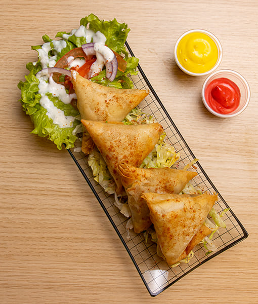 Samosas végétariens - Samosas croustillants légumes Goa Fast Food Grenoble